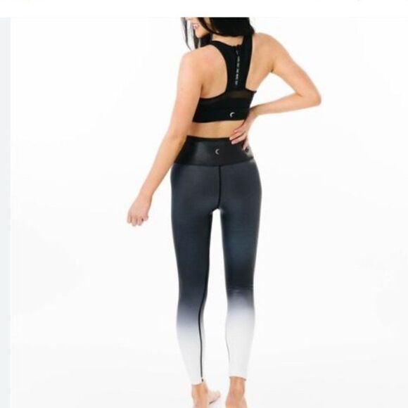 ZYIA Metallic Ombre Black White Leggings Size 6-8 - Picture 4 of 10